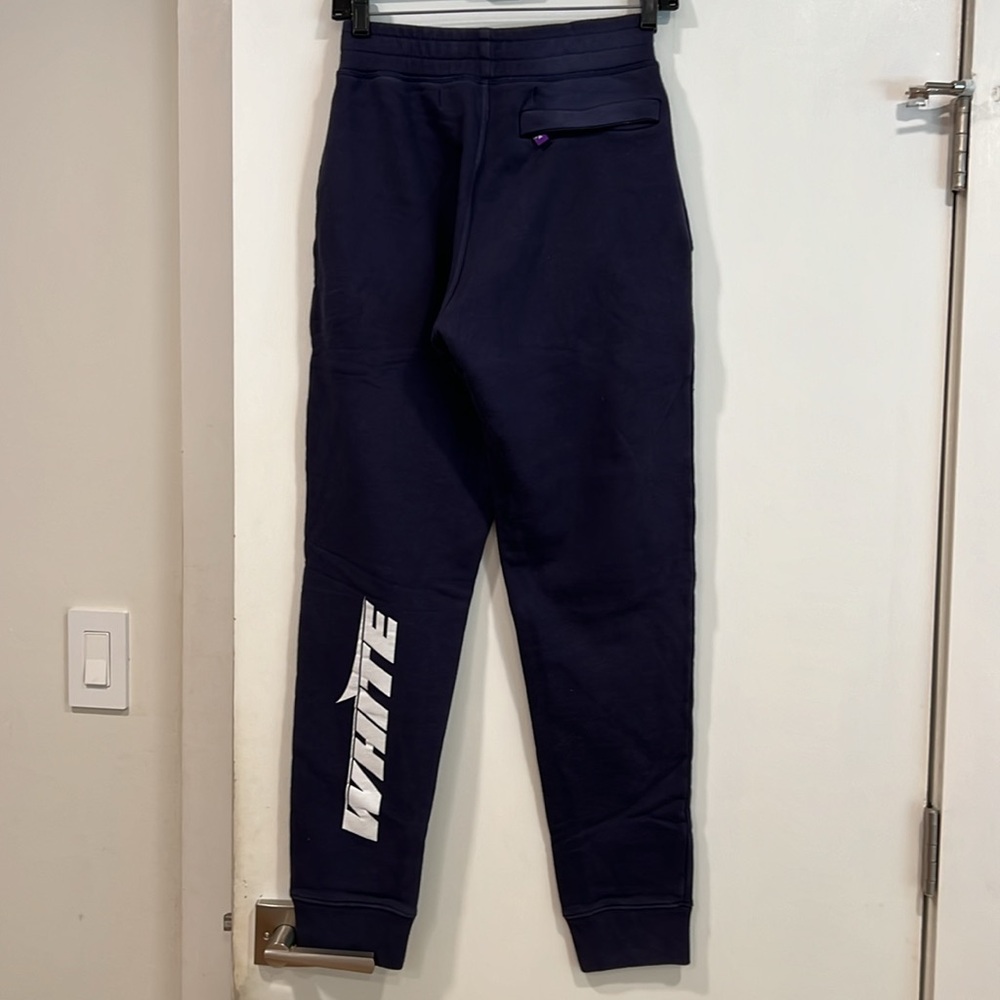 Off-White - Picture 2 of 16